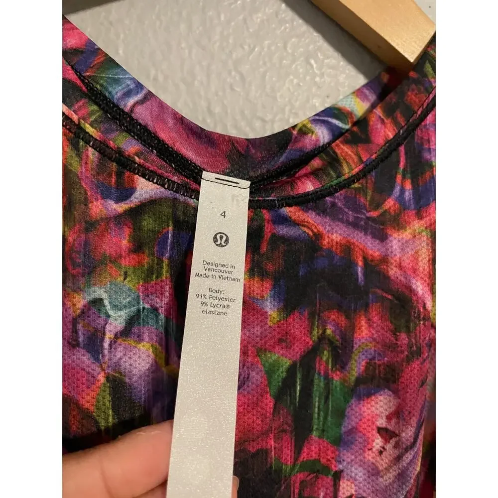 Lululemon Womens High Neck Run and Train Tee Size 4 Colorful Print Wacky Sporty